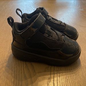 Youth size 6C solid black boys’ Jordans. Never worn but no longer have the box